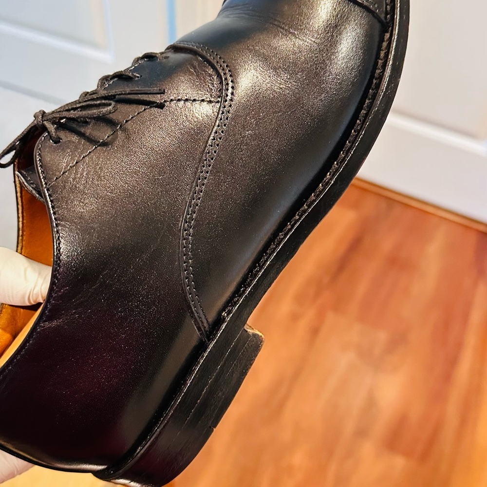 Classic Black Leather Men's Dress Shoes - Picture 12 of 15